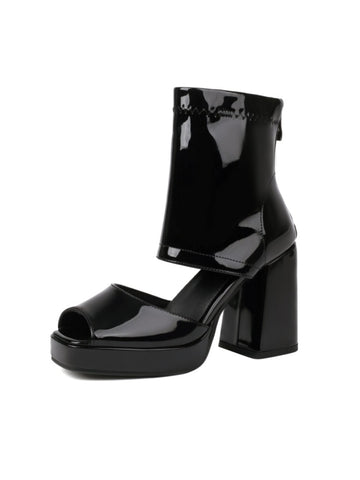 Black patent leather platform shoe