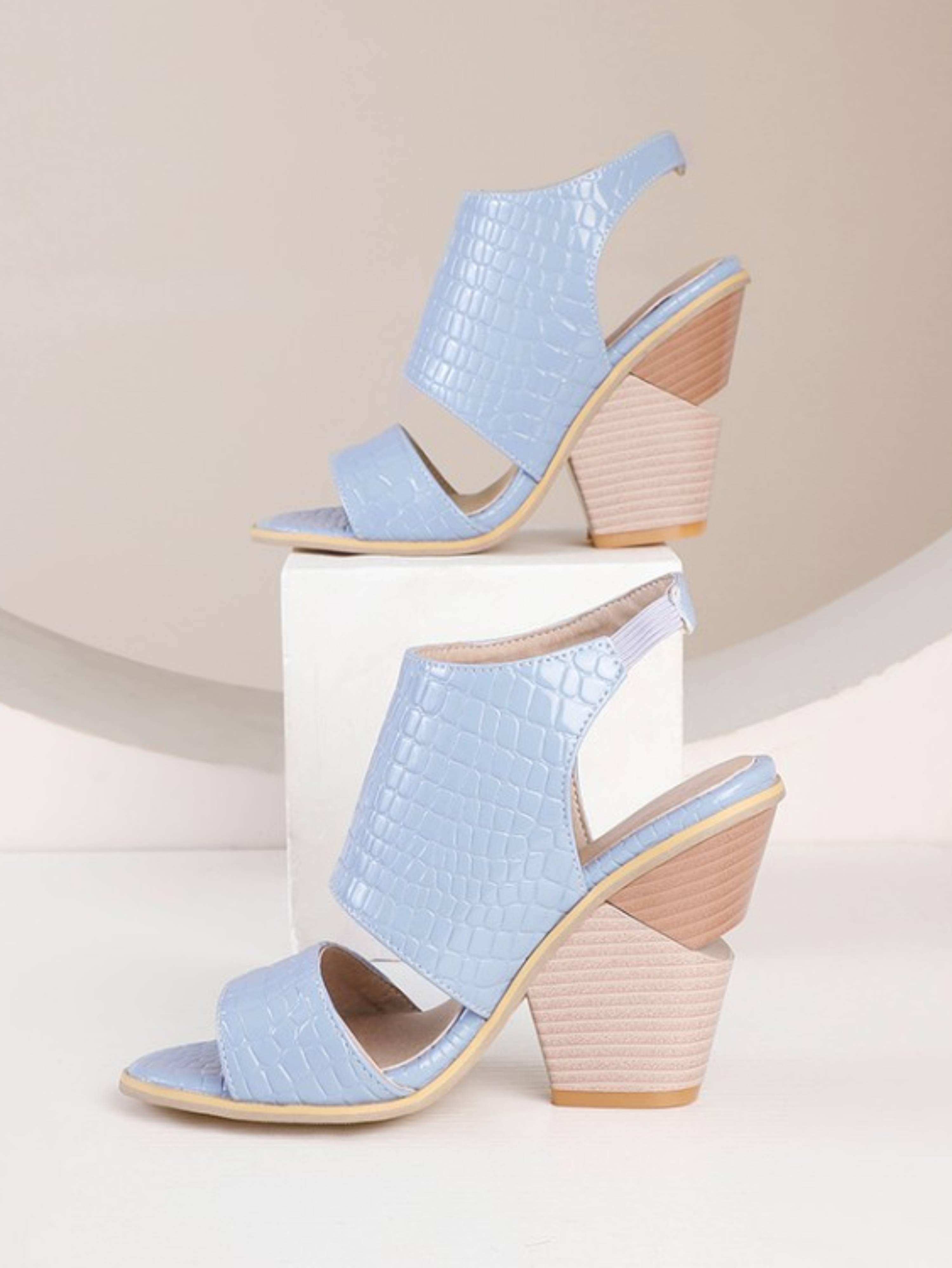 Fashionable Light Blue Crocodile Pattern Block Heel Women‘s Sandals