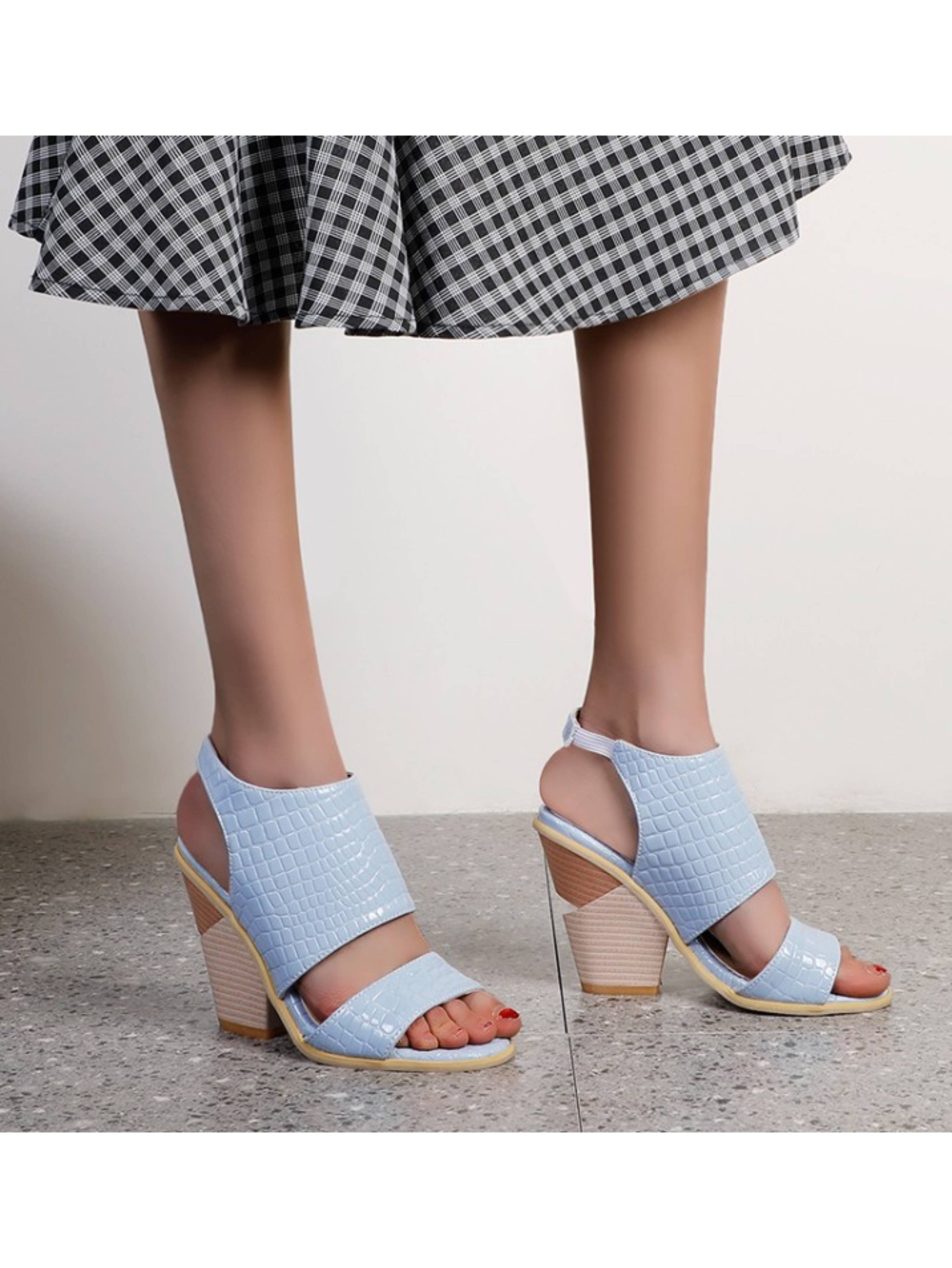 Fashionable Light Blue Crocodile Pattern Block Heel Women‘s Sandals