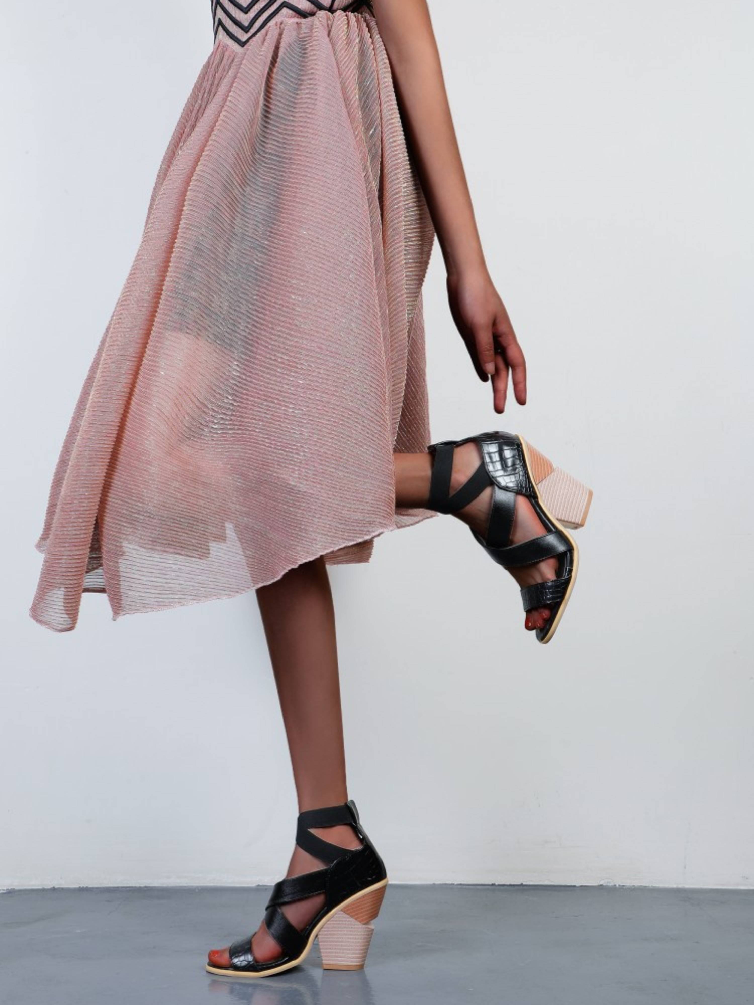 Versatile Crisscross Strap Heels Sandals for Women Black