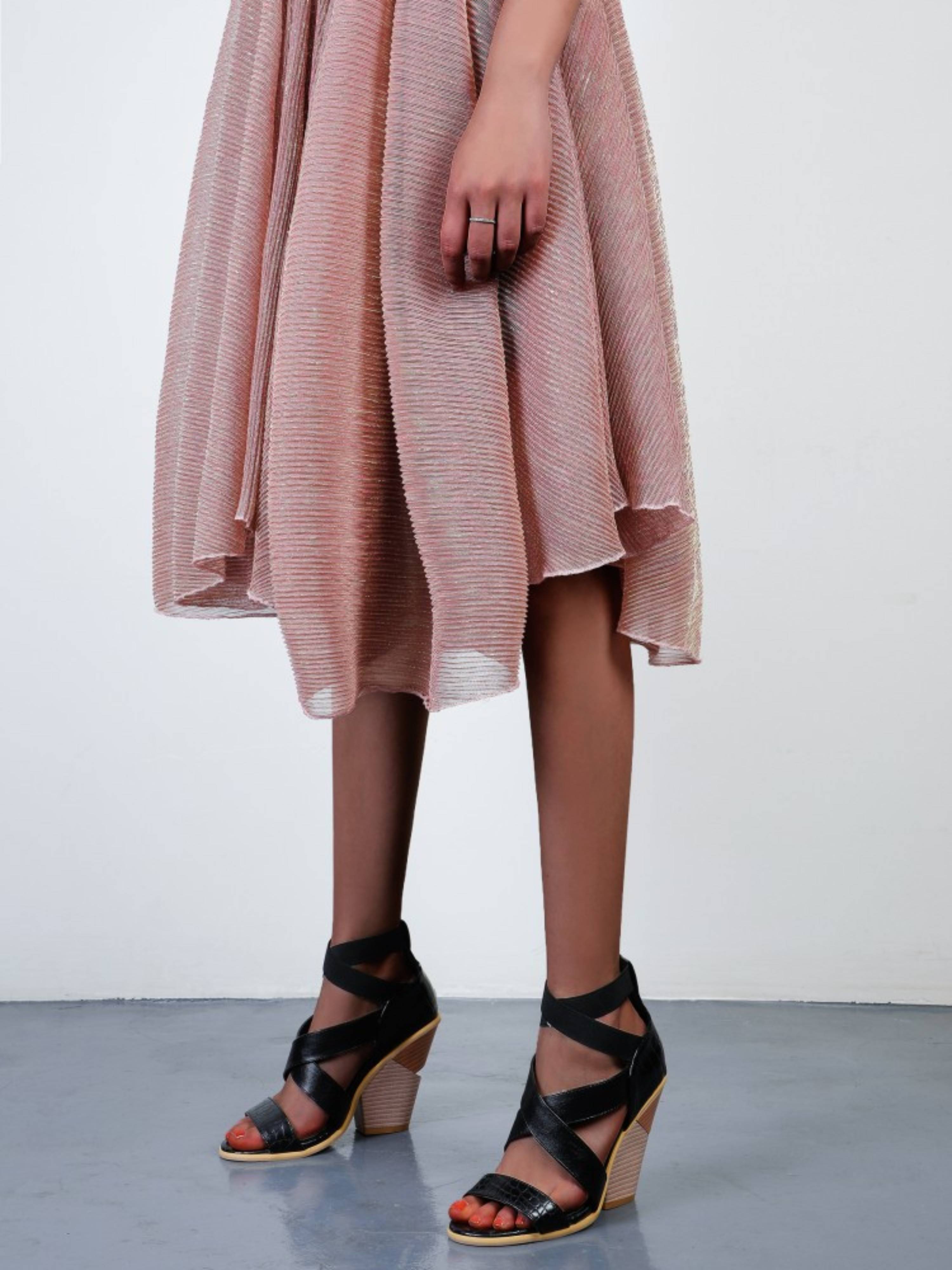 Versatile Crisscross Strap Heels Sandals for Women Black