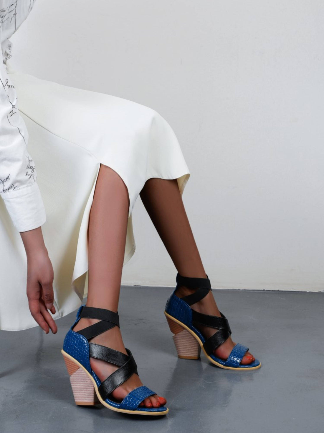 Chic Blue & Black Colorblock Wedge Women Sandals