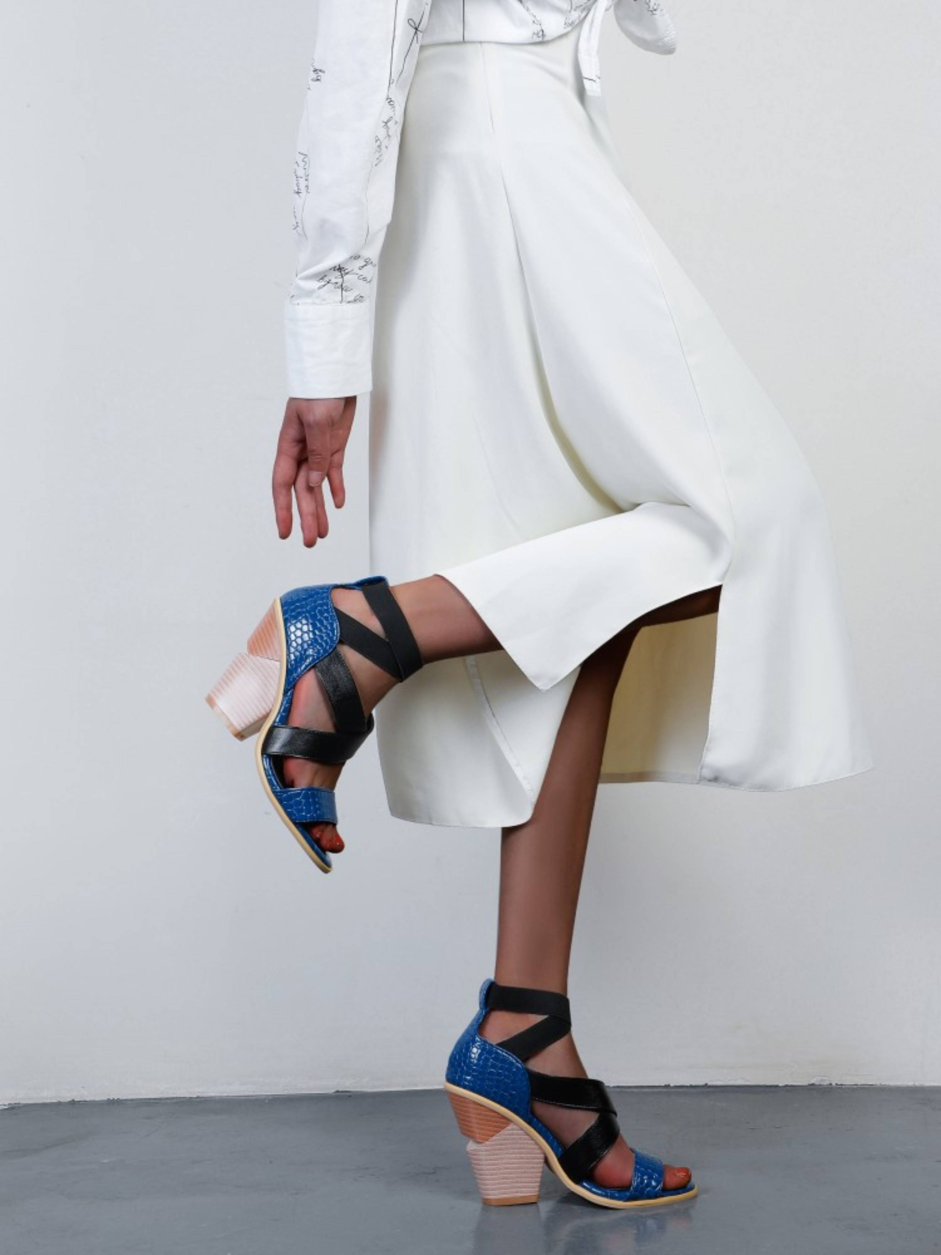 Chic Blue & Black Colorblock Wedge Women Sandals