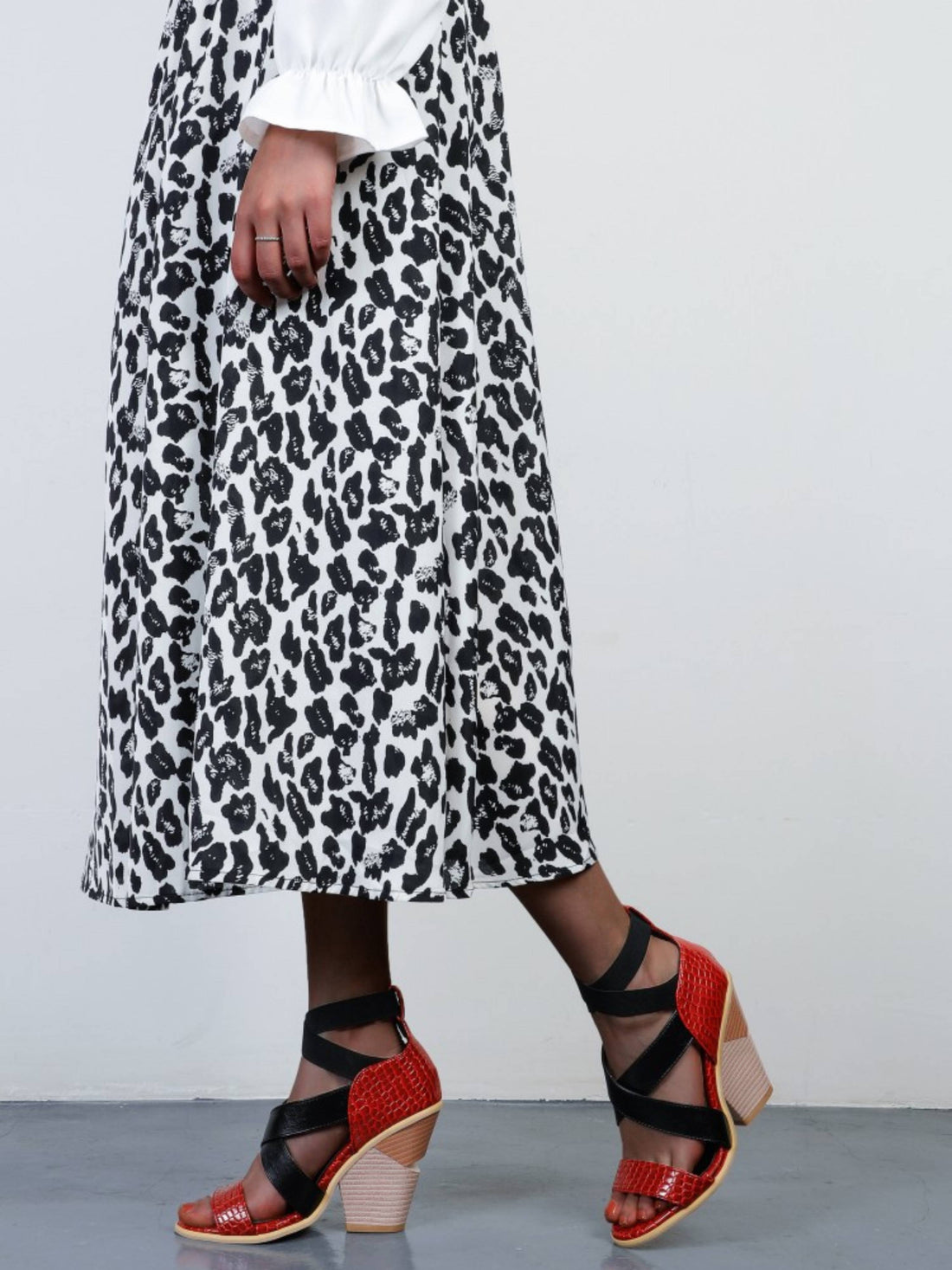 Colorblock Strappy Black & Red Sandals for Women