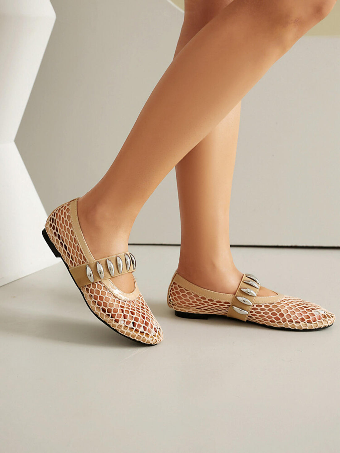 Beige Glow Lightweight Fishnet Flat Sandals for Women