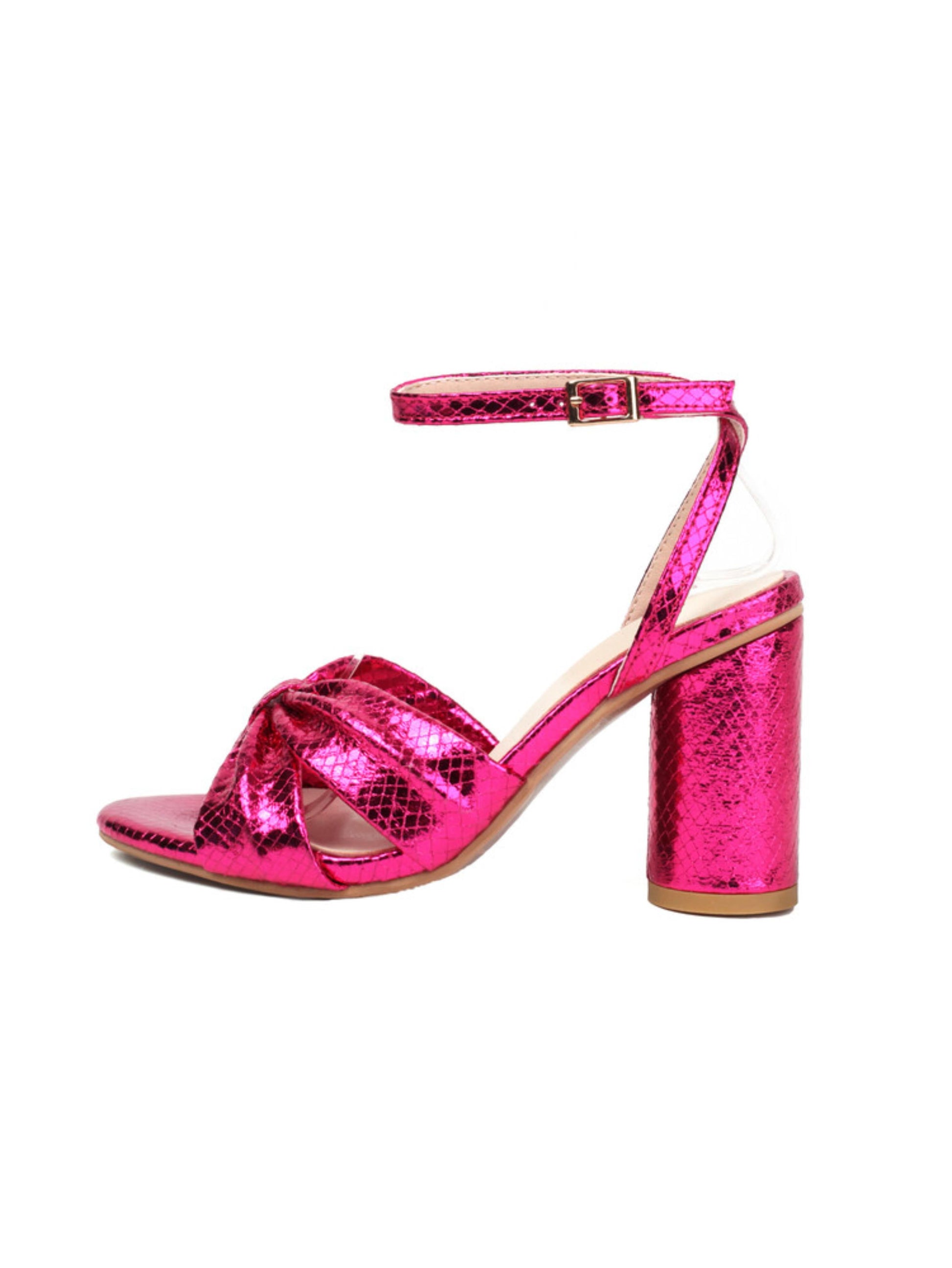 Shiny pink sandal with block heel