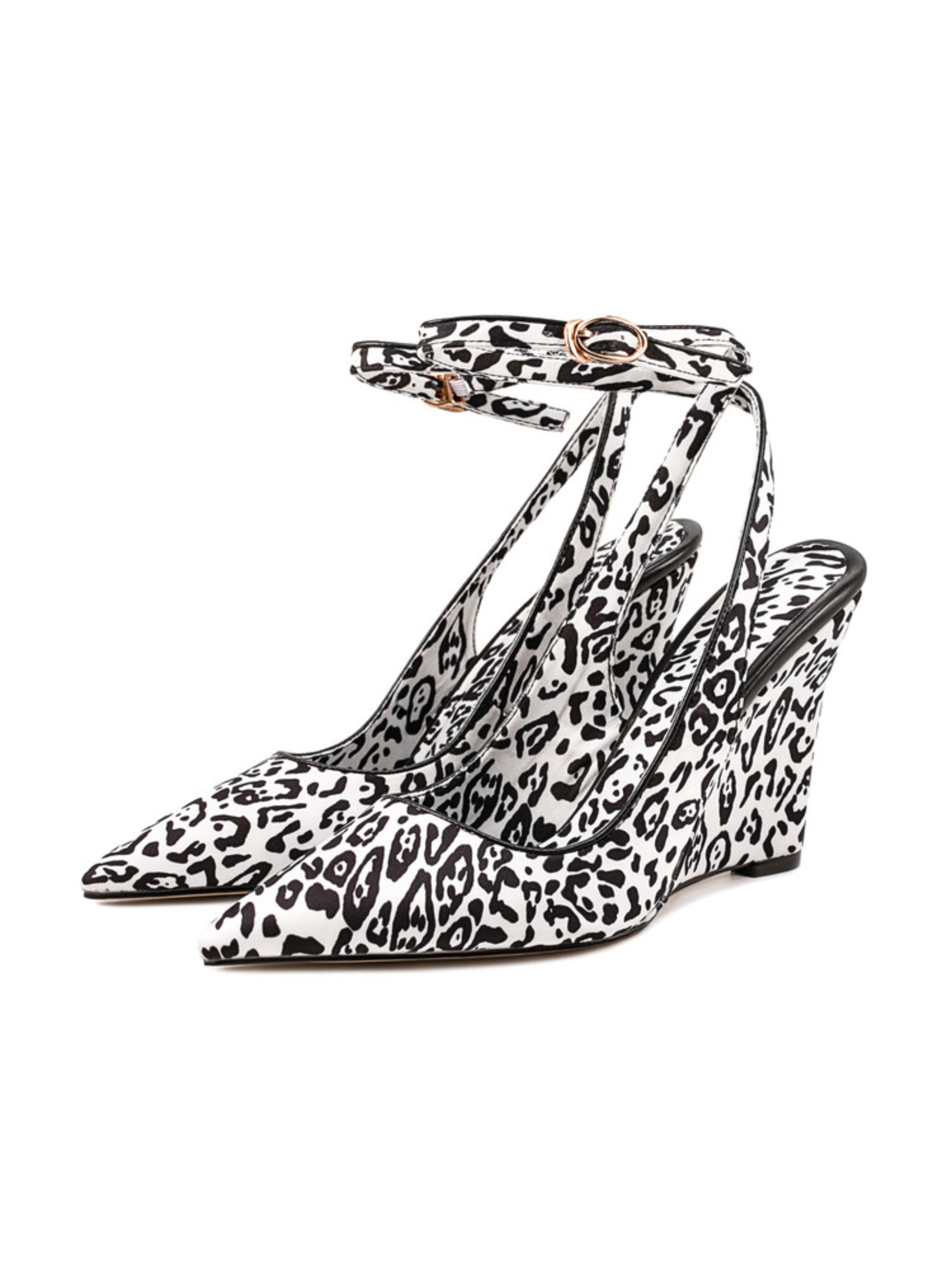 Striking Safari Women Sandals