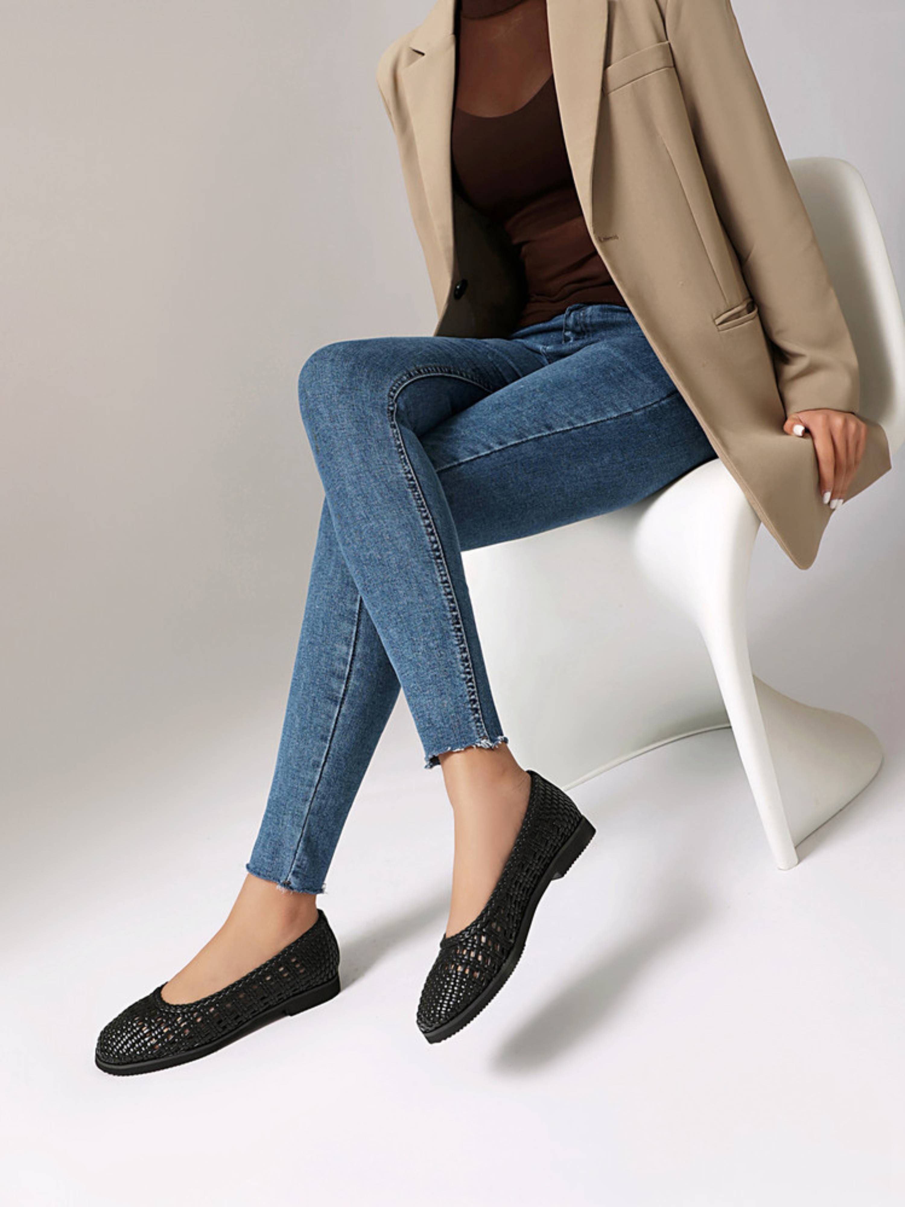 Simple Weave Everyday Flats Sandals for Women in Black