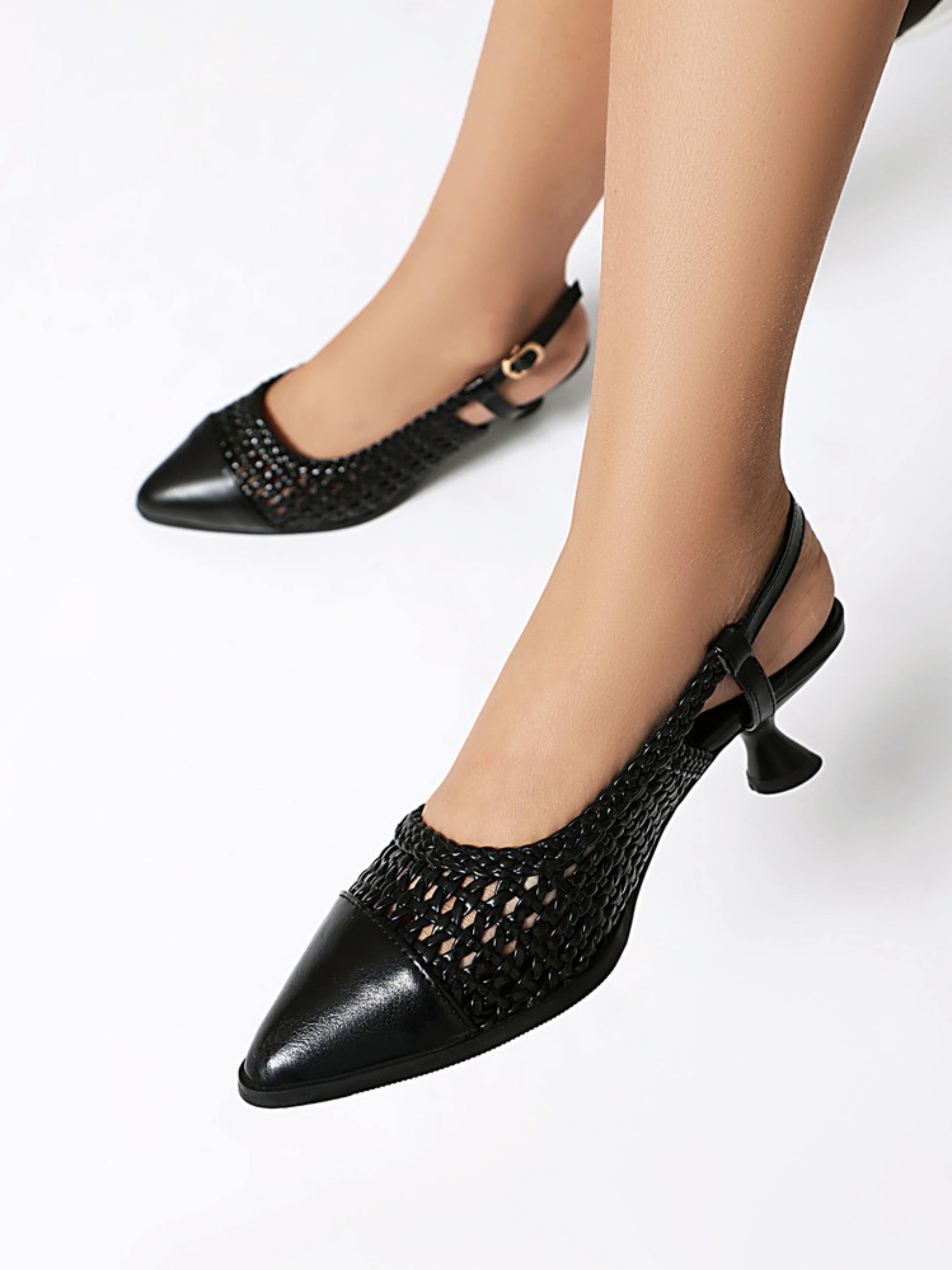 Pointed Toe Slingback for Effortless Elegance Women Black Sandals
