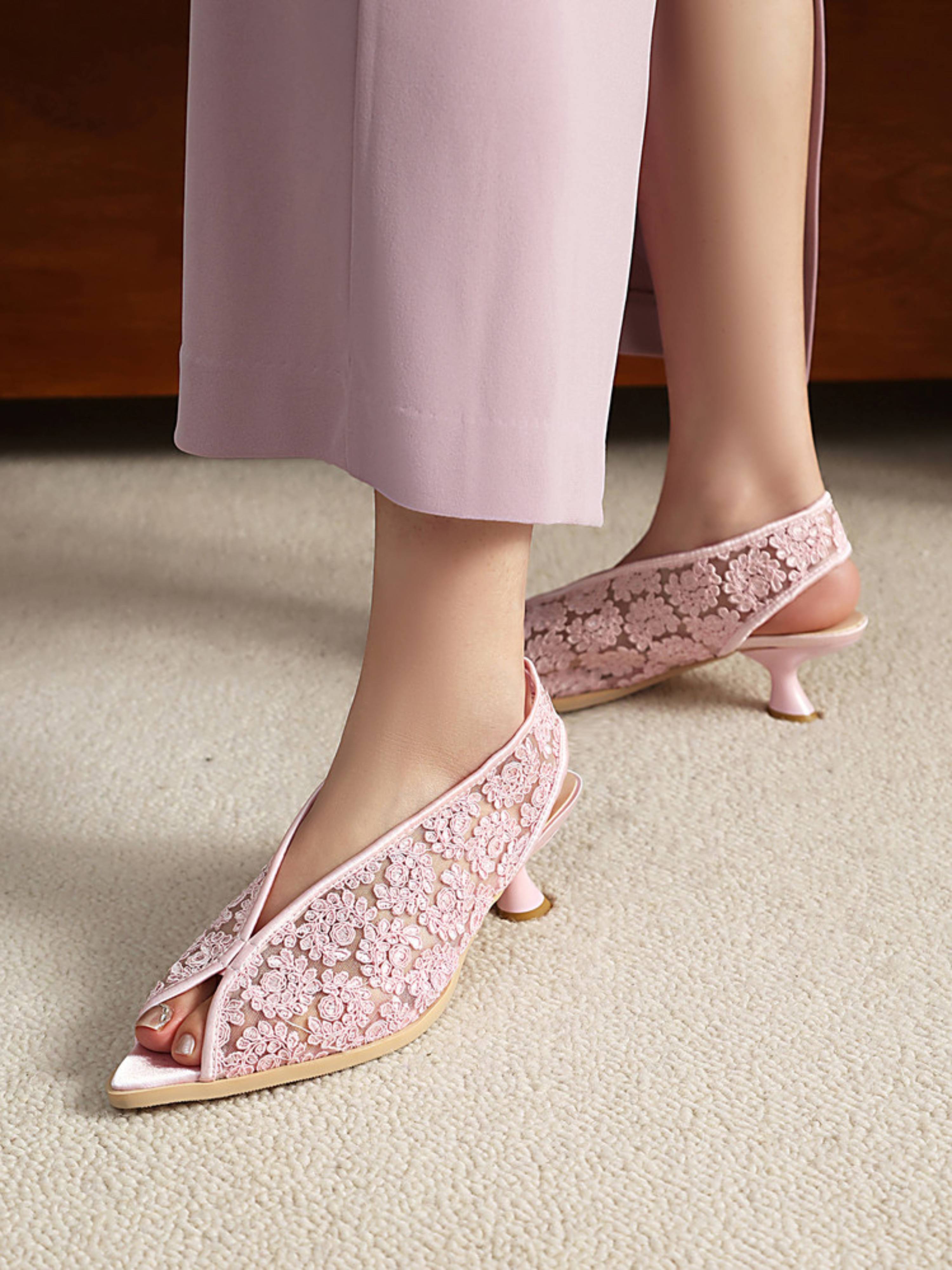 Delicate Floral Lace Detailing Soft Pink Sandals for Women