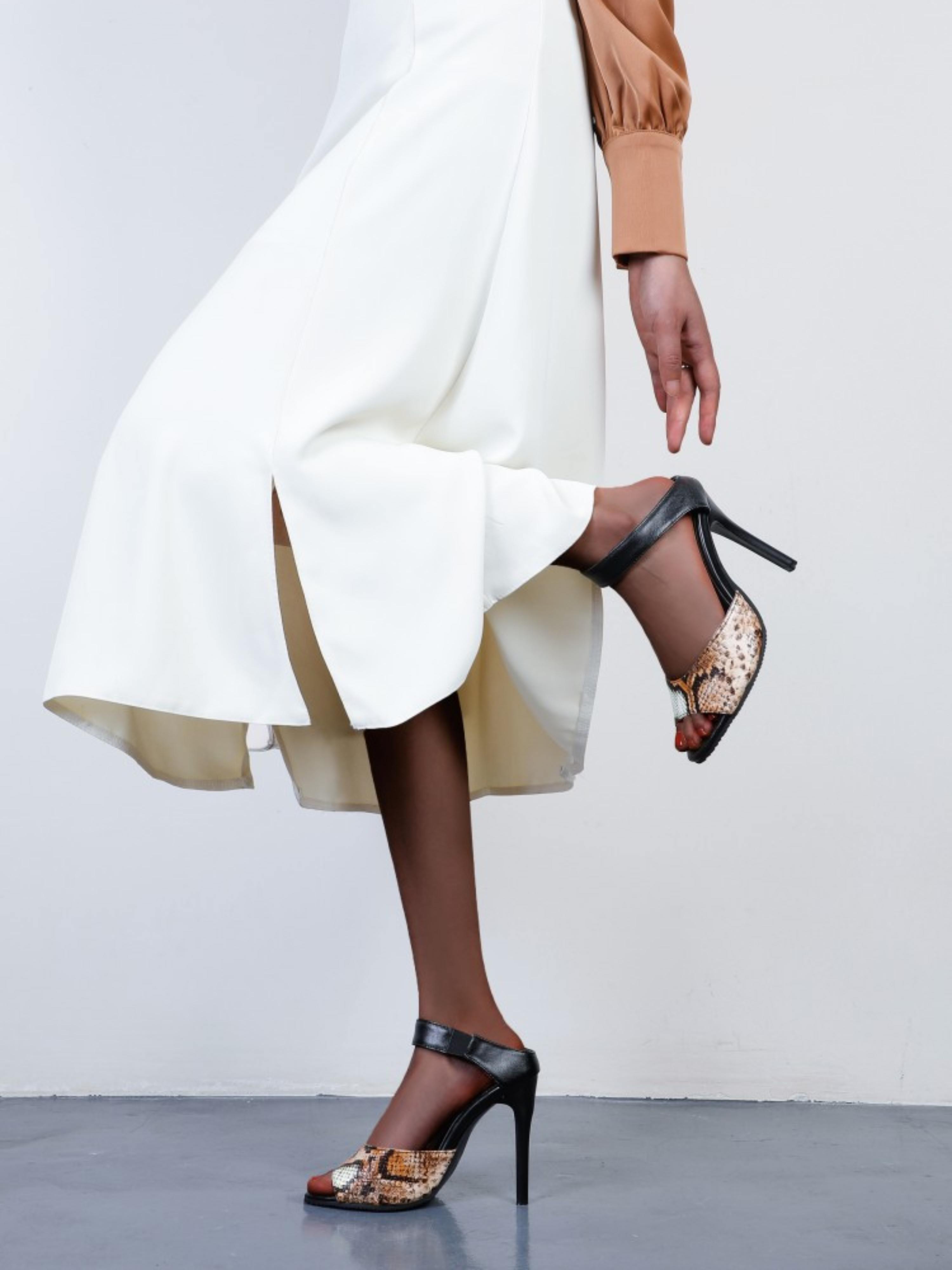 Viper Luxe with Supportive Wide Upper Strap Sandals Women